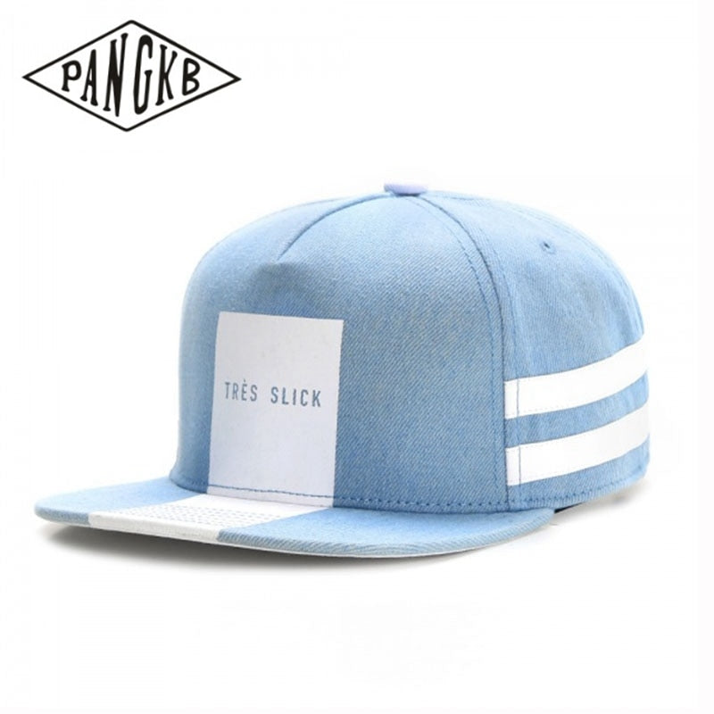 PANGKB. "TRÈS". Gorra unisex.